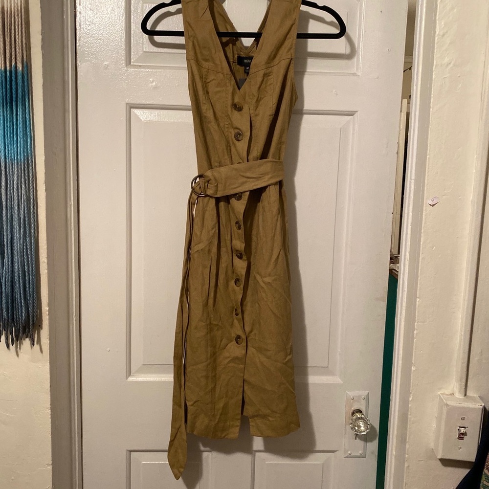 NEW  w tag, Linen shirt dress, beige, khaki w belt